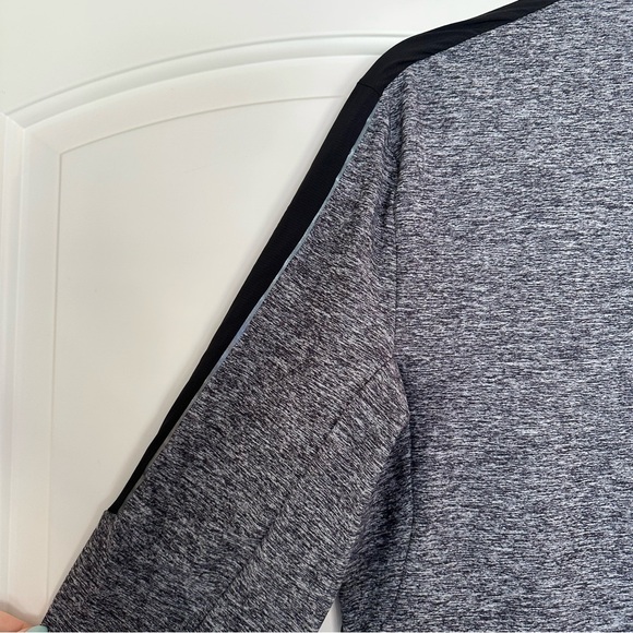Lululemon Unisex Quarter 1/4 Zip Two Tone Sleeves Heather Grey Black - Picture 9 of 9